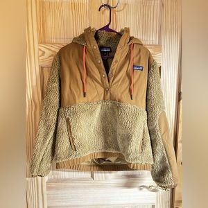 Patagonia Fuzzy Pullover Small 🧡